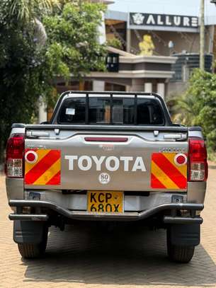 Toyota Hilux on hot Deal sale image 2
