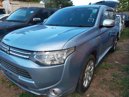 Sleek mistsubishi outlander 2014 in perfect condition image 1
