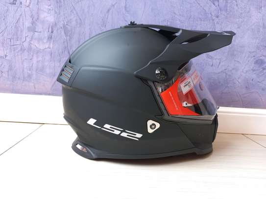LS2 Pioneer EVO Matte Black Helmet image 2