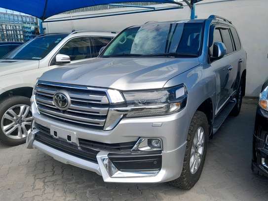 Toyota land cruiser diesel Sahara silver  2016 image 8