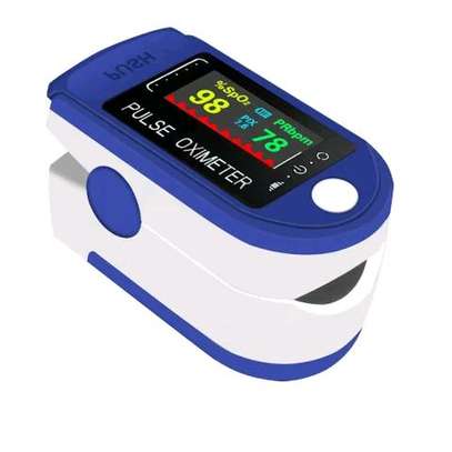 Pulse oximeter with batteries image 3