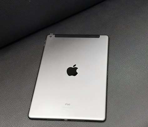 Apple iPad 8th Gen 10.2 inch with Wi-Fi & Cellular 128GB image 4