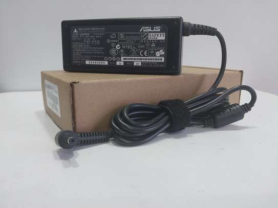 asus-19v-2-37a-charger-adapter image 1