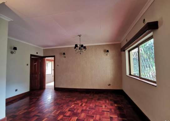 5 Bed House with En Suite in Spring Valley image 27