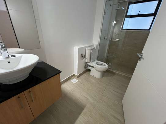 2 Bed Apartment with En Suite in Kilimani image 6