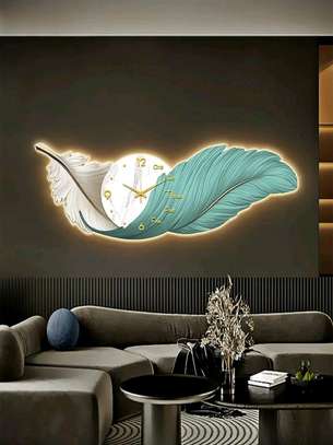 Feather wall hanging clock image 2