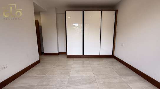 2 Bed Apartment with En Suite in Rhapta Road image 7