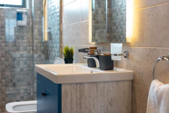 2 Bed Apartment with En Suite in Riverside image 10
