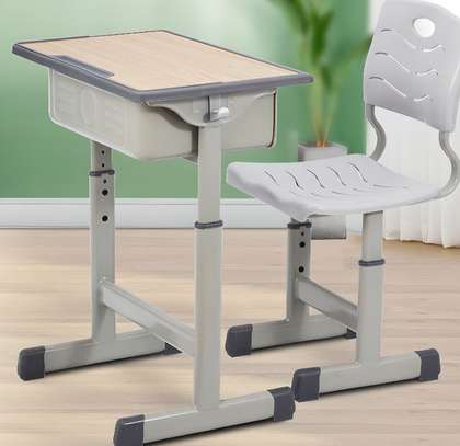 Office Desk :  Child-Friendly Adjustable Reading Desk image 4
