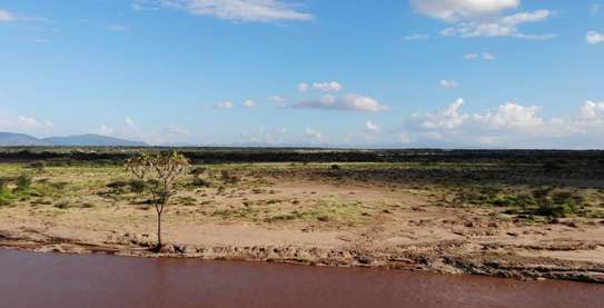 5,000 Acres On Ewaso Nyiro River in Kajiado Is For Sale image 1