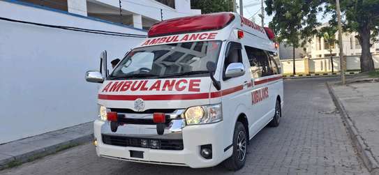 Fully Equipped Ambulance Toyota hiace 9L image 1