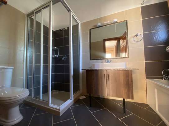2 Bed Apartment with En Suite in Kilimani image 13