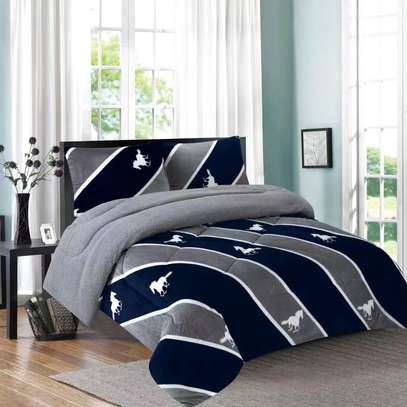 Heavy Warm Woolen Duvet Size: 5*6 image 1