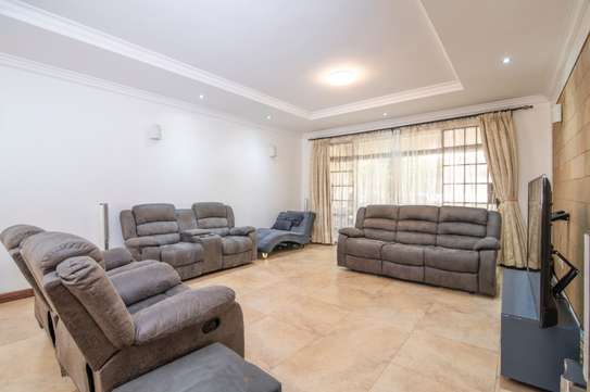 3 Bed House in Langata image 13