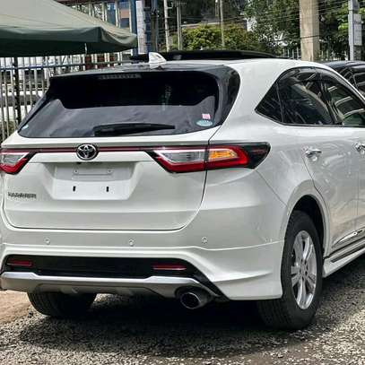 2017 Toyota harrier image 4