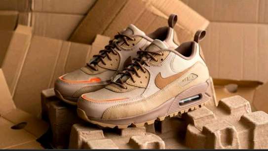 Airmax 90 surplus 
Size 40 _45
Ksh 4000 image 2