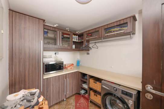 5 Bed House with En Suite at Kabarsiran Road image 13