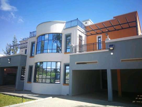 STUNNING NEWLY BUILT 5 BEDROOM HOUSE IN KAREN TO LET image 7