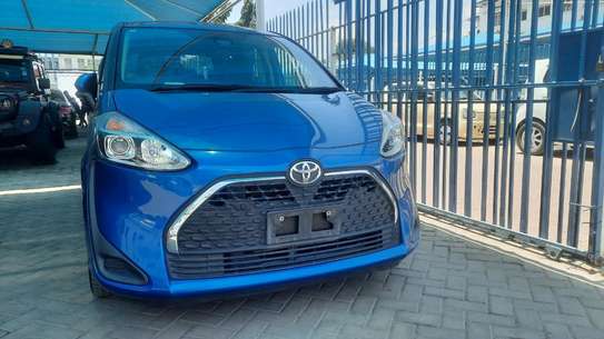 Toyota Sienta Blue Hybrid 2019 2wd image 5