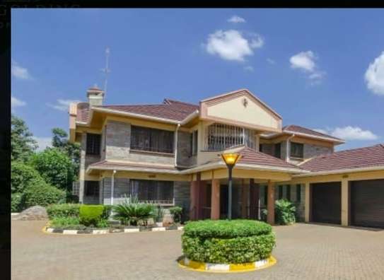 5 Bed House with En Suite at Runda image 5