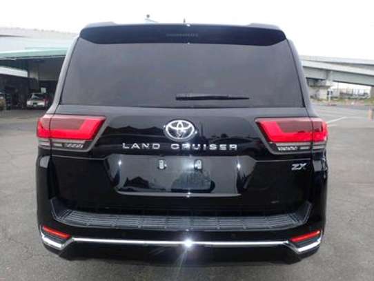 2021 Toyota Land Cruiser ZX image 5