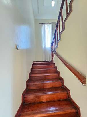 5 Bed House with En Suite at Ngong image 8