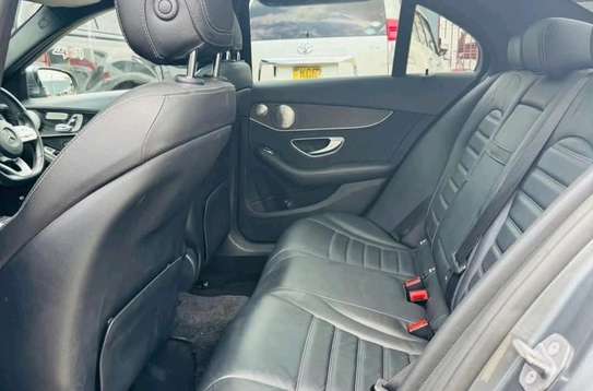 Mercedes-Benz C200 AMG image 9