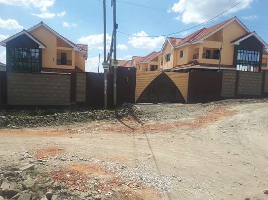 Beautiful 5 BR Houses plus Sqs in Ongata Rongai image 6
