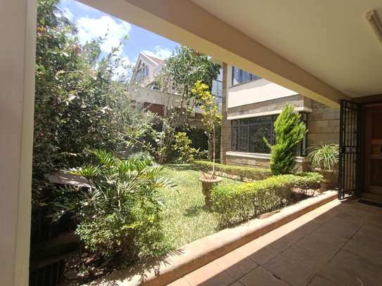 5 Bed Villa with En Suite in Lavington image 2