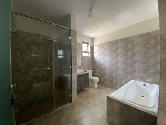4 Bed Townhouse with En Suite in Syokimau image 13