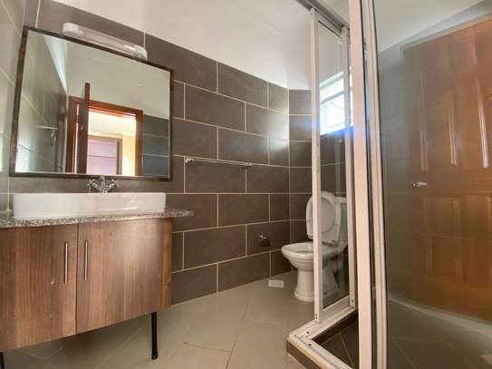 2 Bed Apartment with En Suite in Kilimani image 16