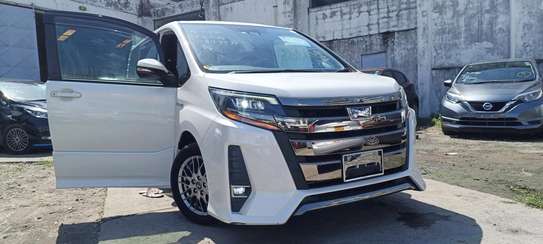 Toyota Noah Hybrid white WXB 2018 image 4
