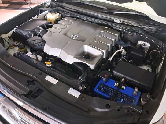 Toyota landcruiser Prado V8 image 14