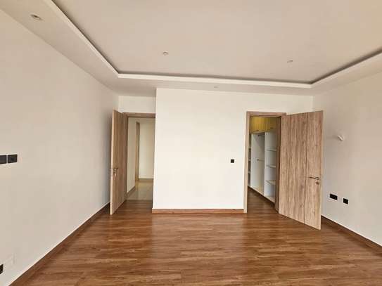 4 Bed Apartment with En Suite in Westlands Area image 3