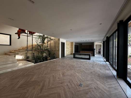 5 Bed Townhouse with En Suite in Westlands Area image 1