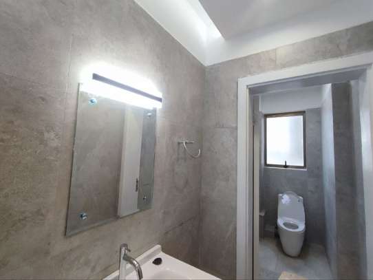 3 Bed Apartment with En Suite in Kilimani image 10