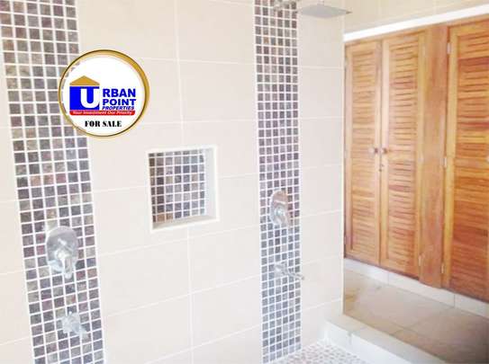 4 Bed House with Swimming Pool in Vipingo image 9