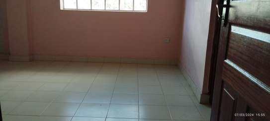Spacious modern 2 bedroom house master ensuite at 25,000 image 3