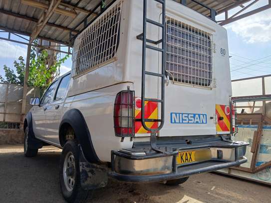 Nissan Hardbody Np300 image 6