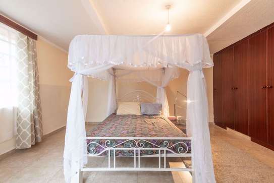 4 Bed House with En Suite in Karen image 12
