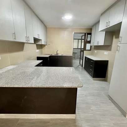 3 bedroom all en-suite apartment with DSQ-Lavington image 3