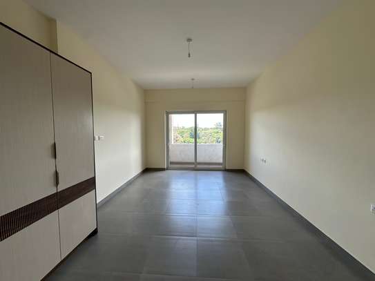 4 Bed Apartment with En Suite at Parklands image 12