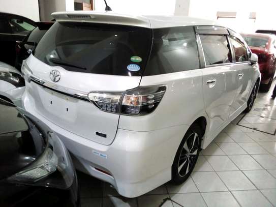 Toyota wish pearl image 8