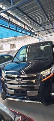 Toyota Noah WXB Black 2018 2wd image 3