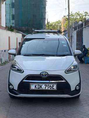 Toyota sienta 2wd 2015 7 seater image 5