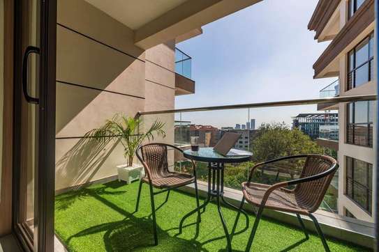 Serviced 3 Bed Apartment with En Suite in Riverside image 8