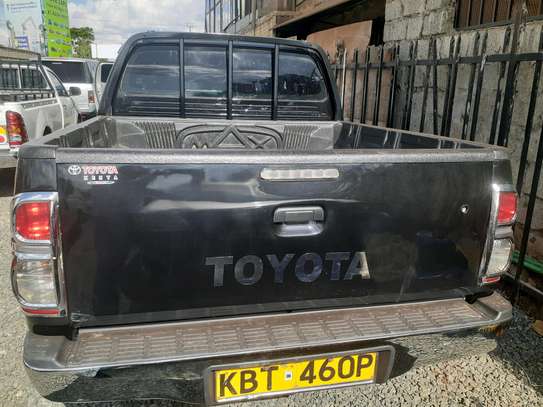 TOYOTA HILUX LOCAL image 4