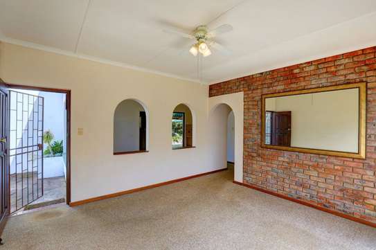 Karen  3 bedroom family house detached form main house image 4