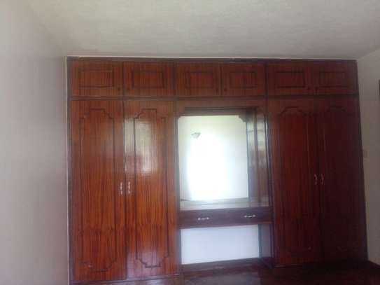 6 Bed House with Garden in Gigiri image 8