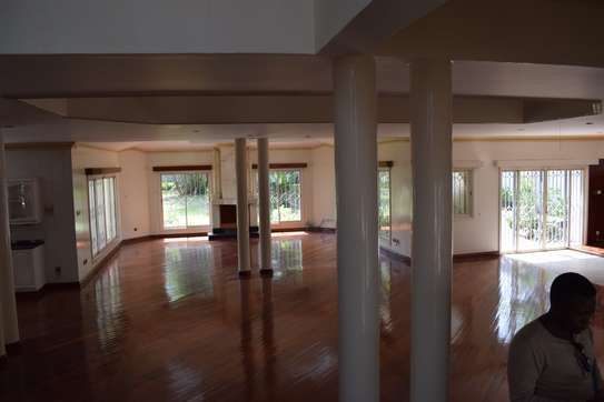 5 Bed House with En Suite at Muthaiga image 9